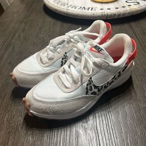 Women’s Nike Waffle Debut